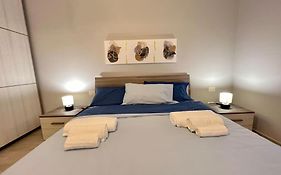 Metro-Apartment: Fabolous Flat